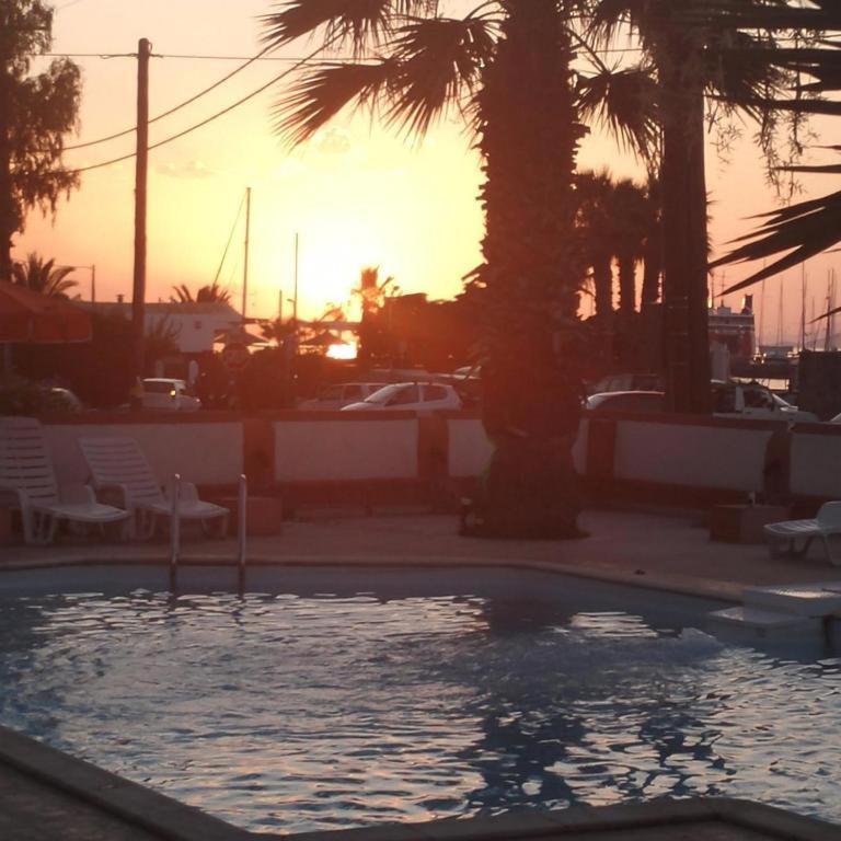 Miranta Hotel - Apartments & Studios Aegina Luaran gambar
