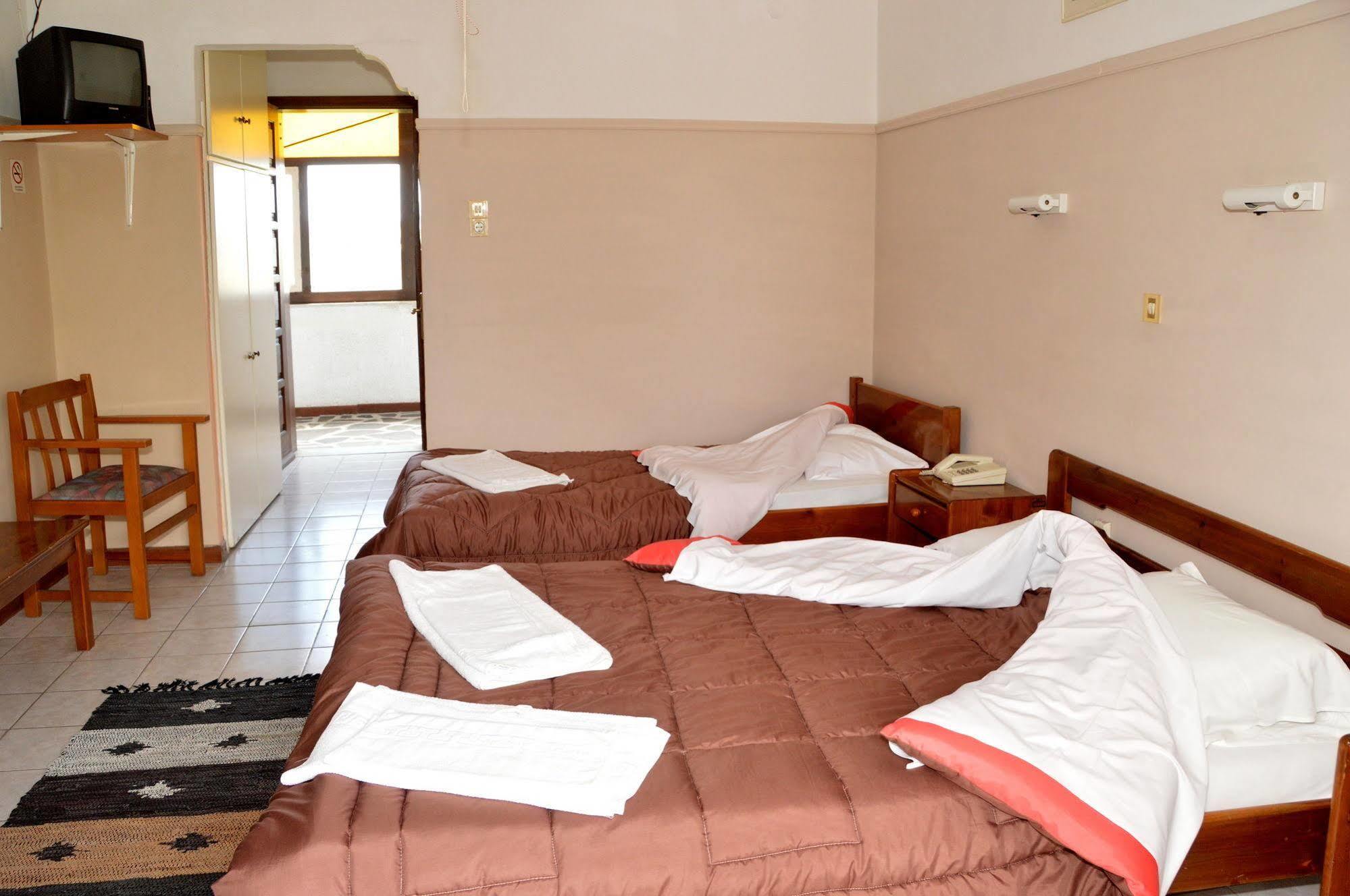 Miranta Hotel - Apartments & Studios Aegina Luaran gambar