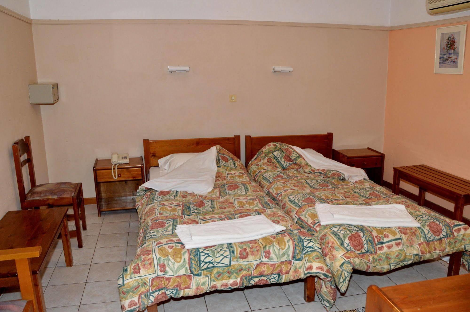 Miranta Hotel - Apartments & Studios Aegina Luaran gambar